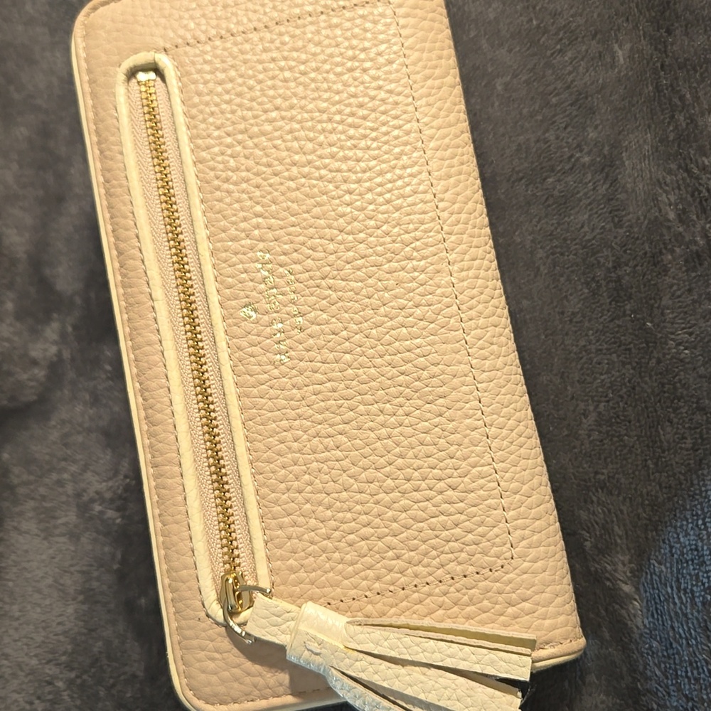 Kate Spade Wallet - light pink (excellent condition)